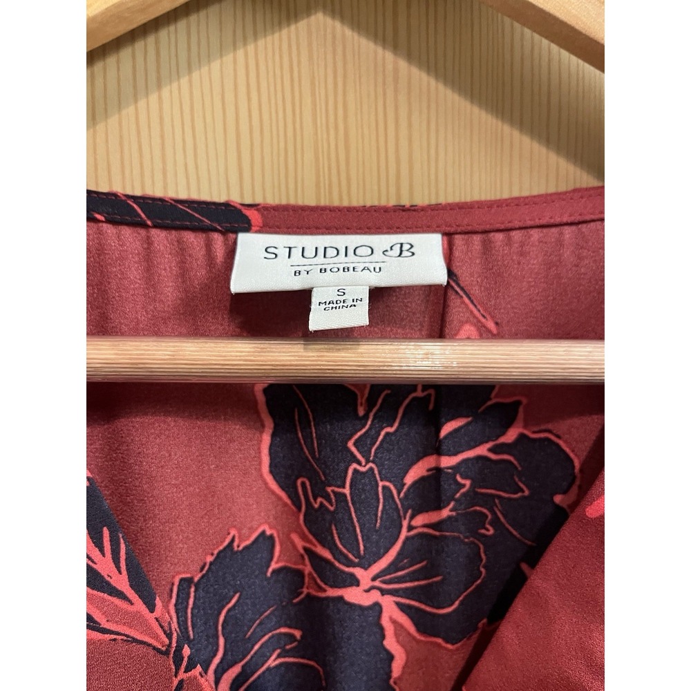 Studio B Bobeau Red & Black Floral Blouse Long Sleeve V-Neck Sz S Valentine's - Picture 5 of 9